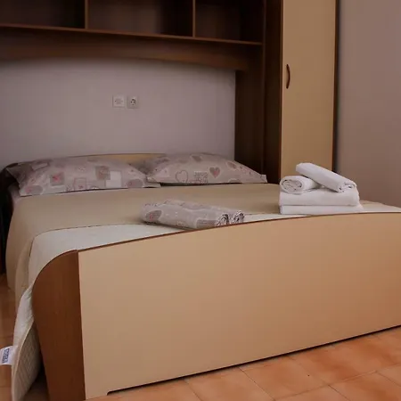 Pino Apartman *