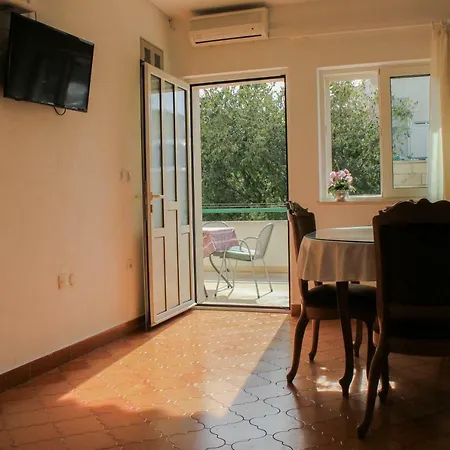 Pino Apartman