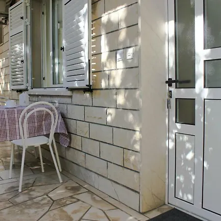 Apartman Pino *