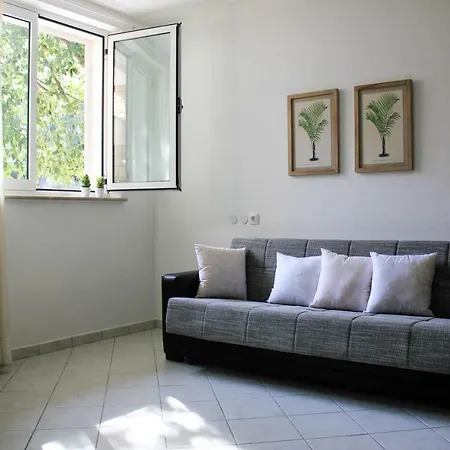 Pino Apartman Makarska