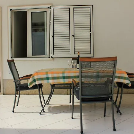 Pino Apartman Makarska