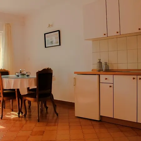 Apartment Pino Makarska
