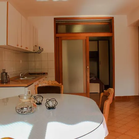 Pino ماكارسكا